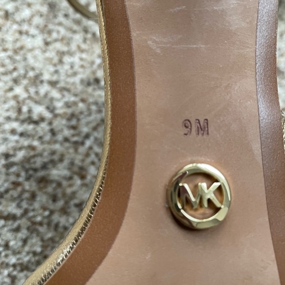 Michael Kors  Pale Gold Star Applique metallic leather Heels Size 9 NWOT - Picture 7 of 10